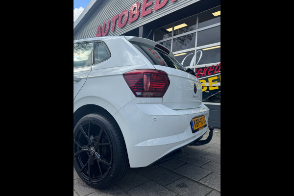Volkswagen Polo 1.0 Trendline - Navigatie I Airco I PDC I LED I Nwe Sport velgen 18 inch I Veiligheid pakket I Trekhaak