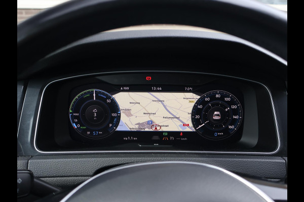 Volkswagen e-Golf + LEDER SPORTINTERIEUR | VIRTUAL COCKPIT | ADAPTIVE CRUISE | LED | CAMERA | STOELVERW. | APPLE CARPLAY