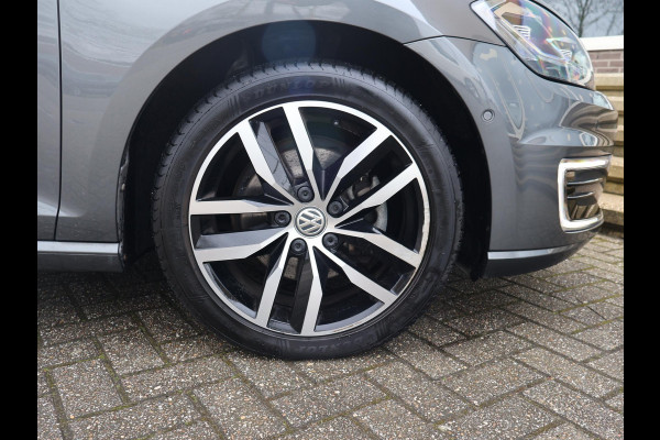 Volkswagen e-Golf + LEDER SPORTINTERIEUR | VIRTUAL COCKPIT | ADAPTIVE CRUISE | LED | CAMERA | STOELVERW. | APPLE CARPLAY