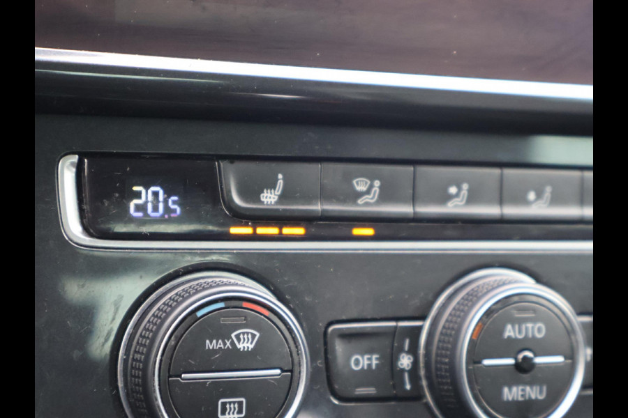 Volkswagen e-Golf + LEDER SPORTINTERIEUR | VIRTUAL COCKPIT | ADAPTIVE CRUISE | LED | CAMERA | STOELVERW. | APPLE CARPLAY