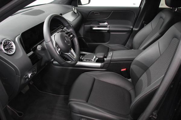 Mercedes-Benz GLA 200 163pk DCT Automaat Progressive Navigatie Climate Control Camera Electrisch bedienbare achterklep Half Leder Led Dab Ambienteverlichting