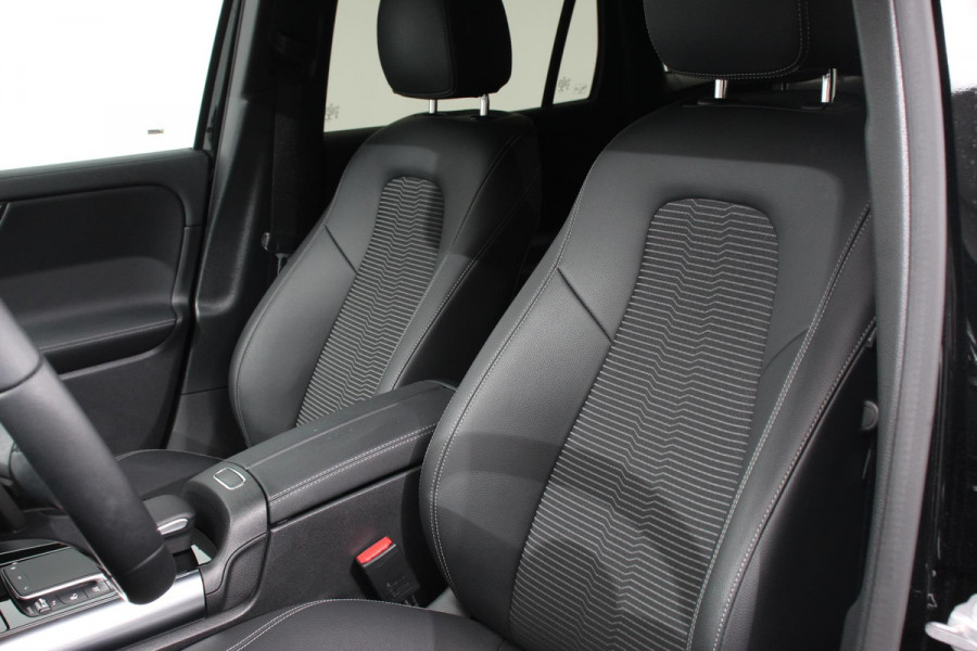 Mercedes-Benz GLA 200 163pk DCT Automaat Progressive Navigatie Climate Control Camera Electrisch bedienbare achterklep Half Leder Led Dab Ambienteverlichting