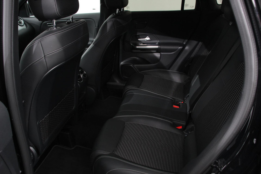 Mercedes-Benz GLA 200 163pk DCT Automaat Progressive Navigatie Climate Control Camera Electrisch bedienbare achterklep Half Leder Led Dab Ambienteverlichting