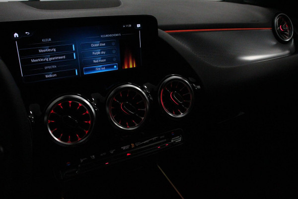 Mercedes-Benz GLA 200 163pk DCT Automaat Progressive Navigatie Climate Control Camera Electrisch bedienbare achterklep Half Leder Led Dab Ambienteverlichting