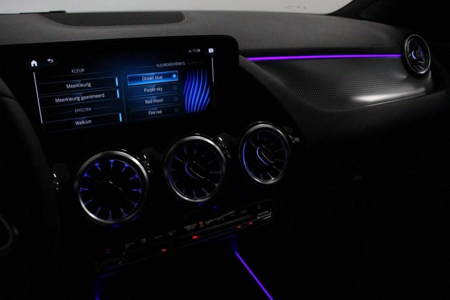 Mercedes-Benz GLA 200 163pk DCT Automaat Progressive Navigatie Climate Control Camera Electrisch bedienbare achterklep Half Leder Led Dab Ambienteverlichting