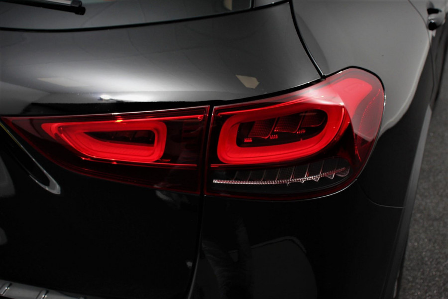 Mercedes-Benz GLA 200 163pk Automaat Progressive Navigatie Climate Control Camera Parkeer sensoren Stoelverwarming DAB Lichtmetalen velgen 18" Electrisch bedienbare achterklep