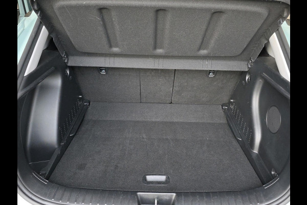 Hyundai Kona 1.6 GDI HEV Premium | Automaat | Volleder | Stoelverwarming/Koeling | 360 Camera | Elektrische Stoelen |