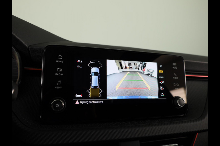 Škoda Kamiq Monte Carlo 1.0 TSI 115 pk 7 versn. DSG | Travel Assist Plus | Winter Pakket | 18 inch lichtmetalen velgen