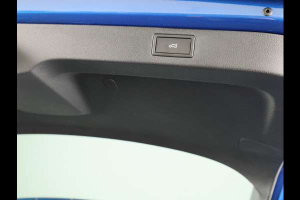 Škoda Kamiq Monte Carlo 1.0 TSI 115 pk 7 versn. DSG | Travel Assist Plus | Winter Pakket | 18 inch lichtmetalen velgen