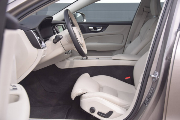 Volvo V60 2.0 B3 Momentum Business UITKLAPBARE TREKHAAK/LEDEREN BEKLEDING/COMFORT-STOELEN