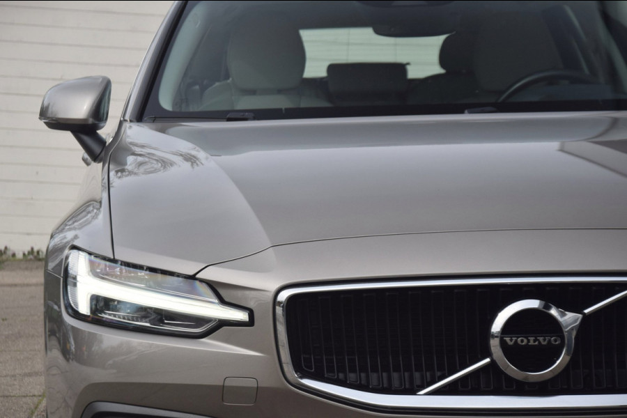 Volvo V60 2.0 B3 Momentum Business UITKLAPBARE TREKHAAK/LEDEREN BEKLEDING/COMFORT-STOELEN