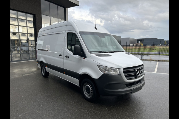 Mercedes-Benz Sprinter 315 CDI L2 H2 RWD / Trekhaak / Camera / MBUX / Navigatie / Cruise control / Airco / 270 Graden achterdeuren