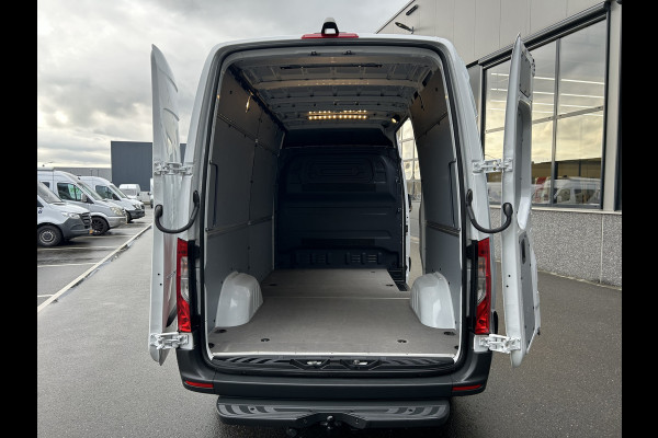 Mercedes-Benz Sprinter 315 CDI L2 H2 RWD / Trekhaak / Camera / MBUX / Navigatie / Cruise control / Airco / 270 Graden achterdeuren