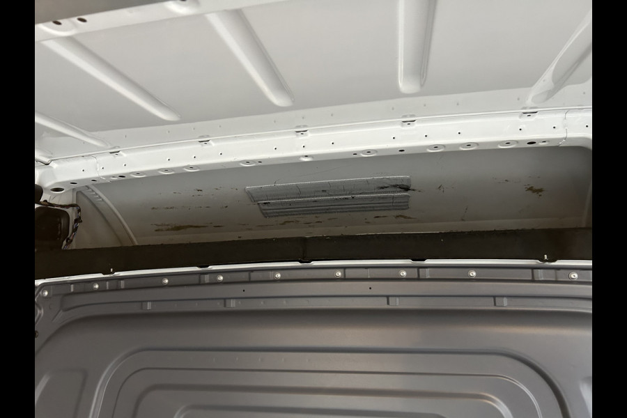 Mercedes-Benz Sprinter 315 CDI L2 H2 RWD / Trekhaak / Camera / MBUX / Navigatie / Cruise control / Airco / 270 Graden achterdeuren