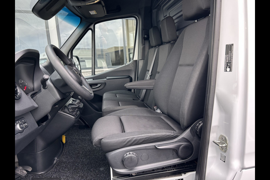 Mercedes-Benz Sprinter 315 CDI L2 H2 RWD / Trekhaak / Camera / MBUX / Navigatie / Cruise control / Airco / 270 Graden achterdeuren