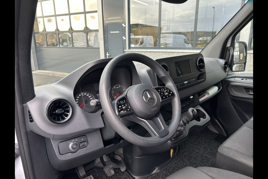 Mercedes-Benz Sprinter 315 CDI L2 H2 RWD / Trekhaak / Camera / MBUX / Navigatie / Cruise control / Airco / 270 Graden achterdeuren