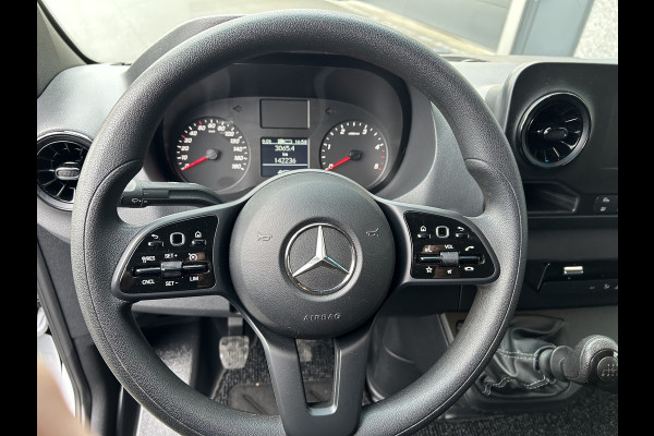 Mercedes-Benz Sprinter 315 CDI L2 H2 RWD / Trekhaak / Camera / MBUX / Navigatie / Cruise control / Airco / 270 Graden achterdeuren