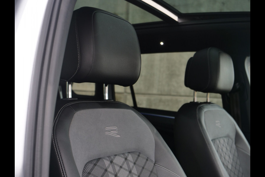 Volkswagen Tiguan 1.5 TSI R-Line | panorama | head-up | Trekhaak..