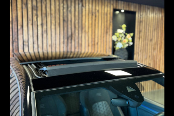 Volkswagen Golf 1.5 eTSI R-Line / 360 Camera / Pano / H/K / Stoel/Stuur verwarming / Carplay