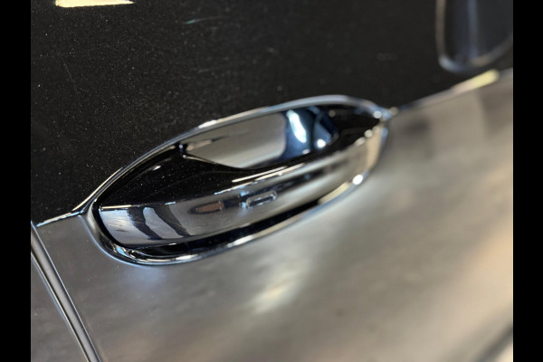 Volkswagen Golf 1.5 eTSI R-Line / 360 Camera / Pano / H/K / Stoel/Stuur verwarming / Carplay