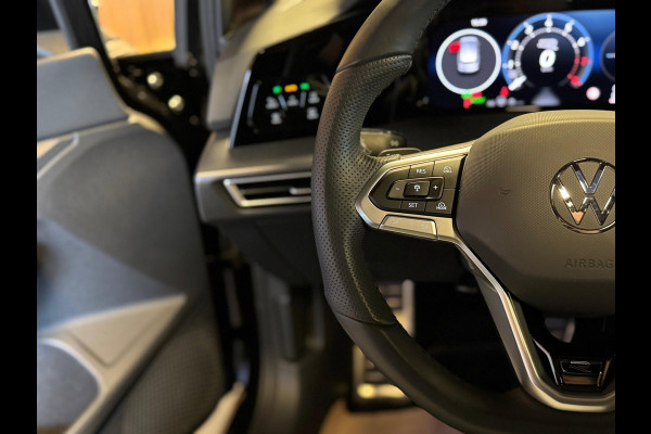 Volkswagen Golf 1.5 eTSI R-Line / 360 Camera / Pano / H/K / Stoel/Stuur verwarming / Carplay