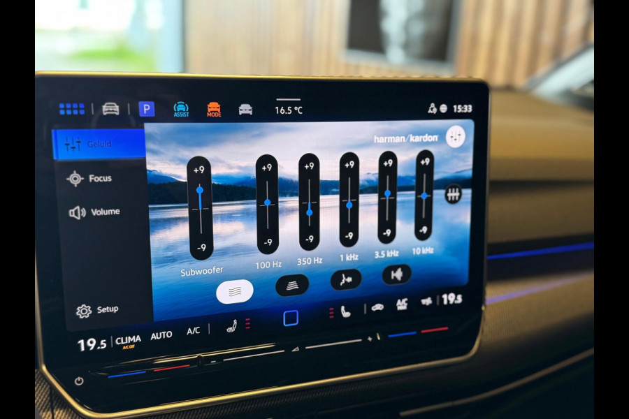 Volkswagen Golf 1.5 eTSI R-Line / 360 Camera / Pano / H/K / Stoel/Stuur verwarming / Carplay
