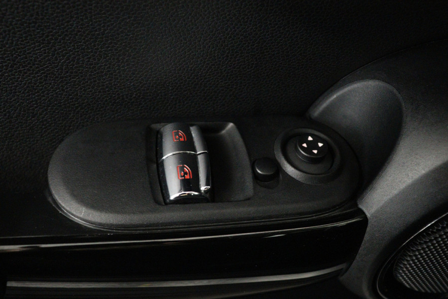 MINI Mini Electric Classic 33 kWh (SFEERVERLICHTING, CRUISE CONTROL, NAVIGATIE, PARKEERSENSOREN)