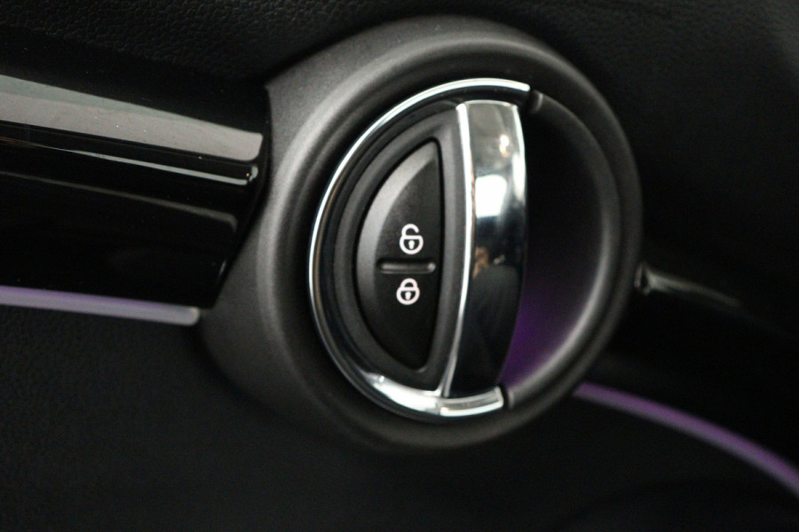 MINI Mini Electric Classic 33 kWh (SFEERVERLICHTING, CRUISE CONTROL, NAVIGATIE, PARKEERSENSOREN)