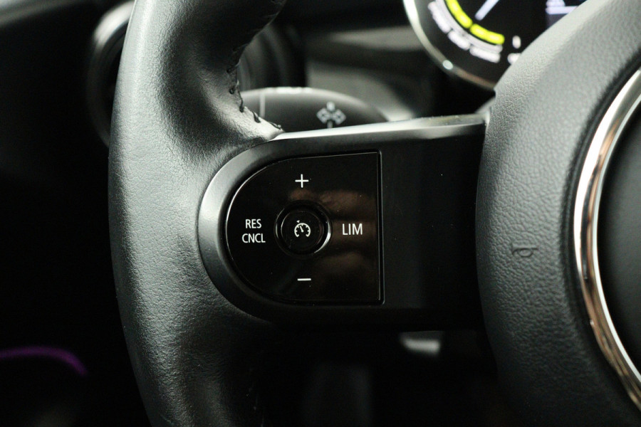 MINI Mini Electric Classic 33 kWh (SFEERVERLICHTING, CRUISE CONTROL, NAVIGATIE, PARKEERSENSOREN)