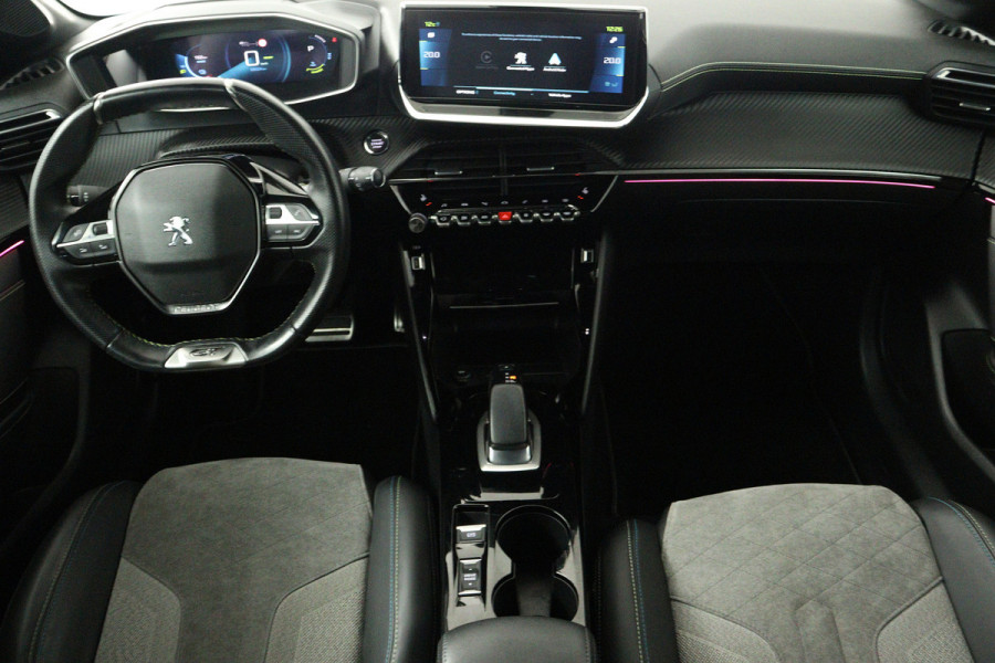 Peugeot e-208 EV GT 350 50 kWh (SFEERVERLICHTING, STOELVERWARMING, CAMERA, CRUISE ADAPTIEF, PARKEERSENSOREN)