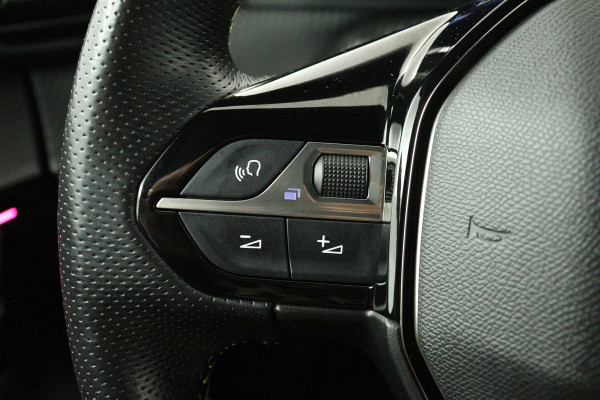 Peugeot e-208 EV GT 350 50 kWh (SFEERVERLICHTING, STOELVERWARMING, CAMERA, CRUISE ADAPTIEF, PARKEERSENSOREN)