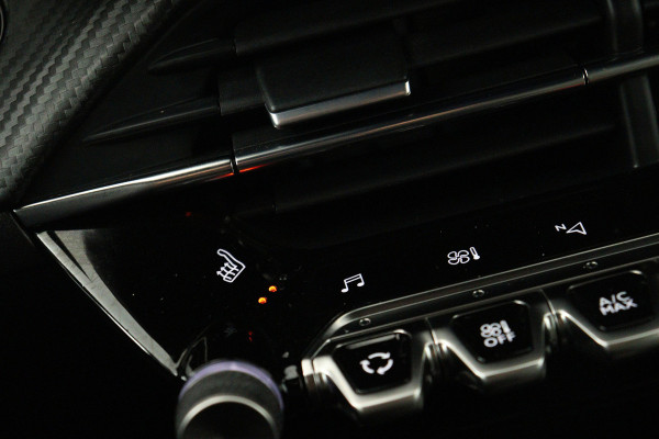 Peugeot e-208 EV GT 350 50 kWh (SFEERVERLICHTING, STOELVERWARMING, CAMERA, CRUISE ADAPTIEF, PARKEERSENSOREN)
