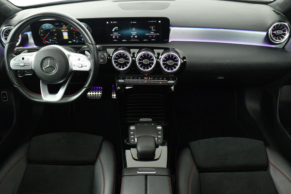 Mercedes-Benz A-Klasse 250 e Business Solution AMG Limited (PANORAMADAK, TREKHAAK, STOELVERWARMING, SFEERVERLICHTING, CAMERA)
