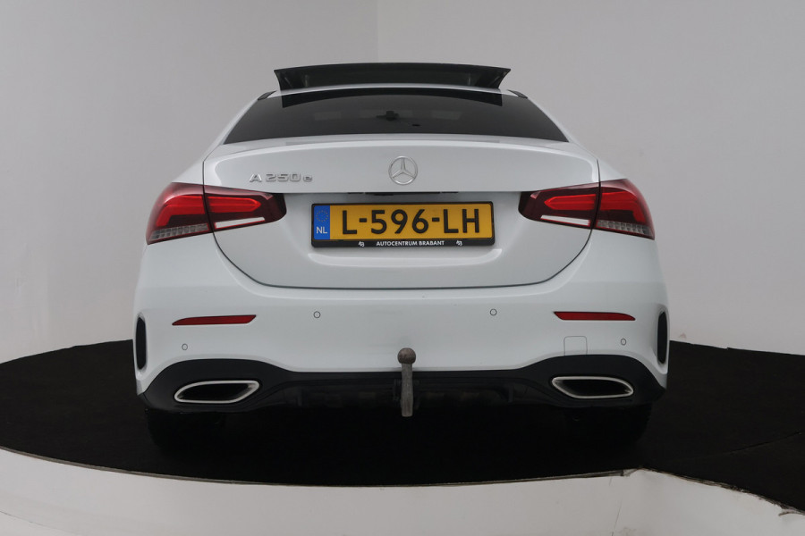 Mercedes-Benz A-Klasse 250 e Business Solution AMG Limited (PANORAMADAK, TREKHAAK, STOELVERWARMING, SFEERVERLICHTING, CAMERA)