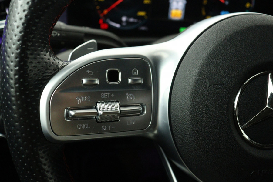 Mercedes-Benz A-Klasse 250 e Business Solution AMG Limited (PANORAMADAK, TREKHAAK, STOELVERWARMING, SFEERVERLICHTING, CAMERA)