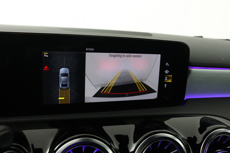 Mercedes-Benz A-Klasse 250 e Business Solution AMG Limited (PANORAMADAK, TREKHAAK, STOELVERWARMING, SFEERVERLICHTING, CAMERA)