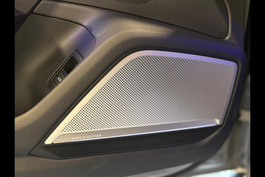 Audi A6 Avant RS6 TFSI quattro / Keramisch / Softclose / B&O Advanced / Pano / HUD / Stuur verwaming