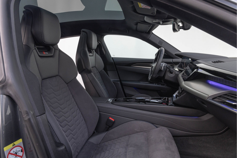 Audi e-tron GT RS 600 pk Quattro Pano HuD B&O Vierwielsturing ACC