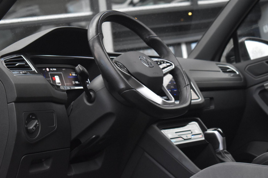 Volkswagen Tiguan Allspace 1.5 TSI R-Line 7p. Pano Lane ACC Keyless Camera Trekhaak