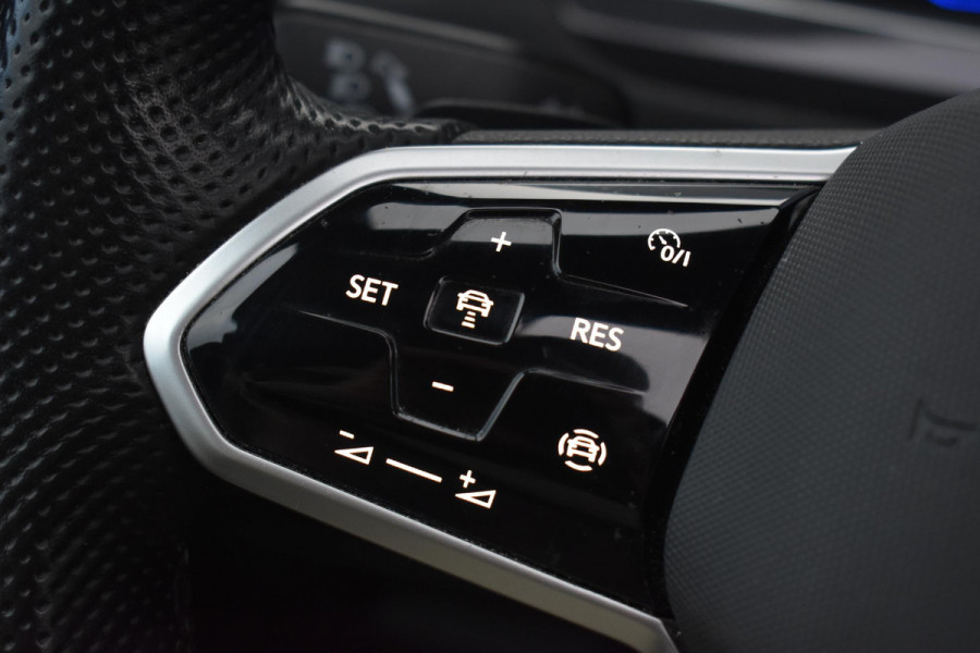 Volkswagen Tiguan Allspace 1.5 TSI R-Line 7p. Pano Lane ACC Keyless Camera Trekhaak