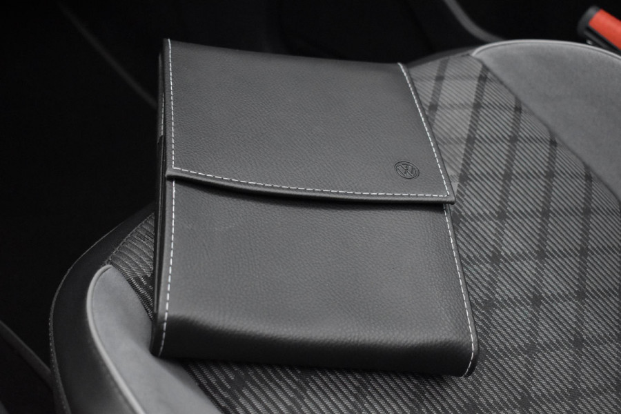 Volkswagen Tiguan Allspace 1.5 TSI R-Line 7p. Pano Lane ACC Keyless Camera Trekhaak