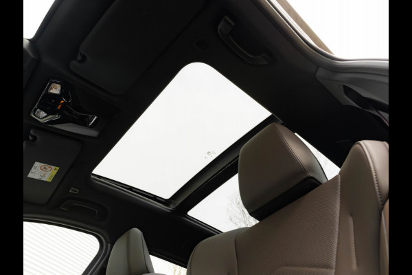 BMW X1 sDrive18i M-Sport Pro - 20 inch - Pano - Memory - Trekhaak - Head-up