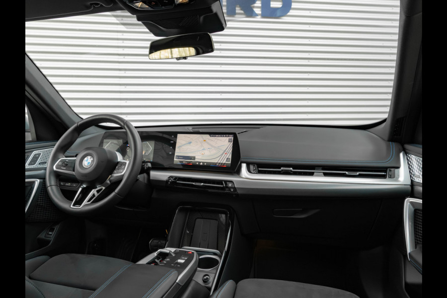BMW X1 sDrive18i M-Sport - Pano - Trekhaak - Memoryzetel - Harman Kardon