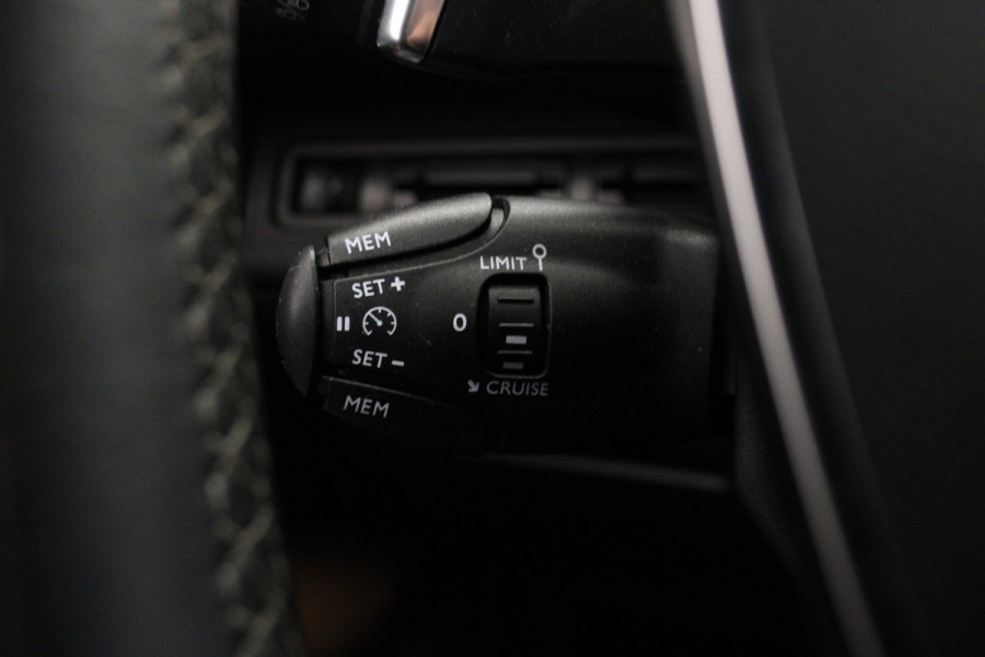 Peugeot 5008 1.2 PureTech Allure |Pano|Leder|Stoelverw.|