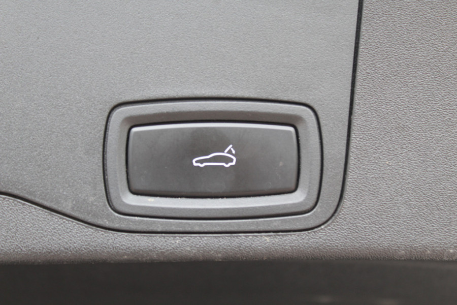 Porsche Taycan Cross Turismo 4 93 kWh / Panoramadak / 360Camera / Sportchrono / 20'' / Leder / Luchtvering / Stoelverwarming / DAB / Cruise Control