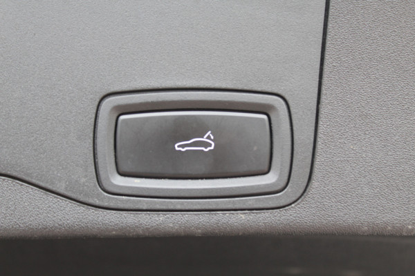 Porsche Taycan Cross Turismo 4 93 kWh / Panoramadak / 360Camera / Sportchrono / 20'' / Leder / Luchtvering / Stoelverwarming / DAB / Cruise Control