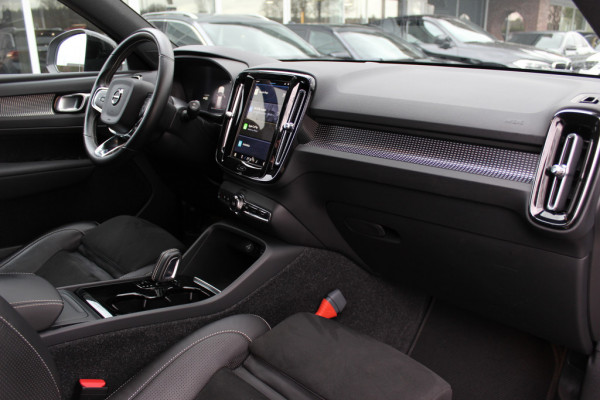 Volvo C40 Single Motor Extended Range Ultimate 82 kWh / Trekhaak / Panoramadak / 360Camera / Half leder / Keyless / 20'' / Harman Kardon / CarPlay / Warmtepomp / Stuur+Stoelverwarming / Dodehoek / DAB / ACC