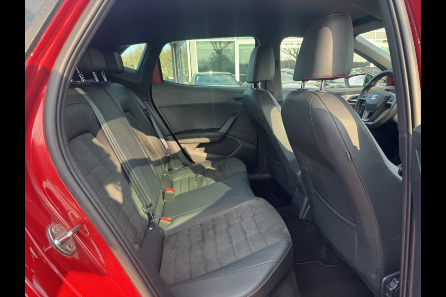 Seat Ibiza 1.0 TSI FR Business Intense / Camera / CarPlay / Keyless / 18'' / DAB / Stoelverwarming / ACC