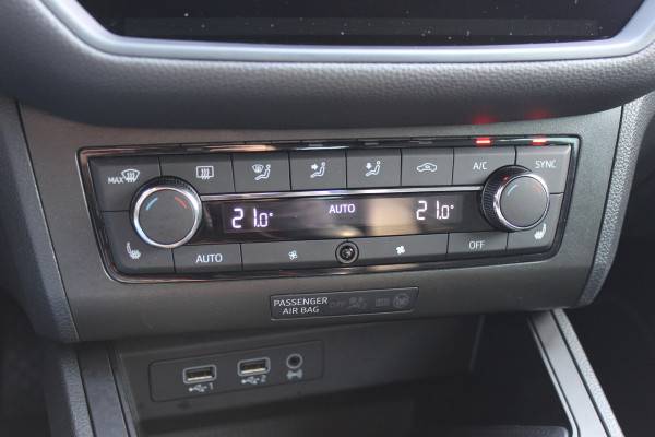 Seat Ibiza 1.0 TSI FR Business Intense / Camera / CarPlay / Keyless / 18'' / DAB / Stoelverwarming / ACC