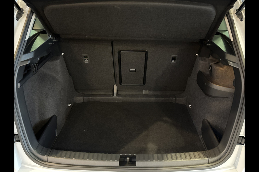 Škoda Karoq TSI 115PK SELECTION CARPLAY/LED/ECC